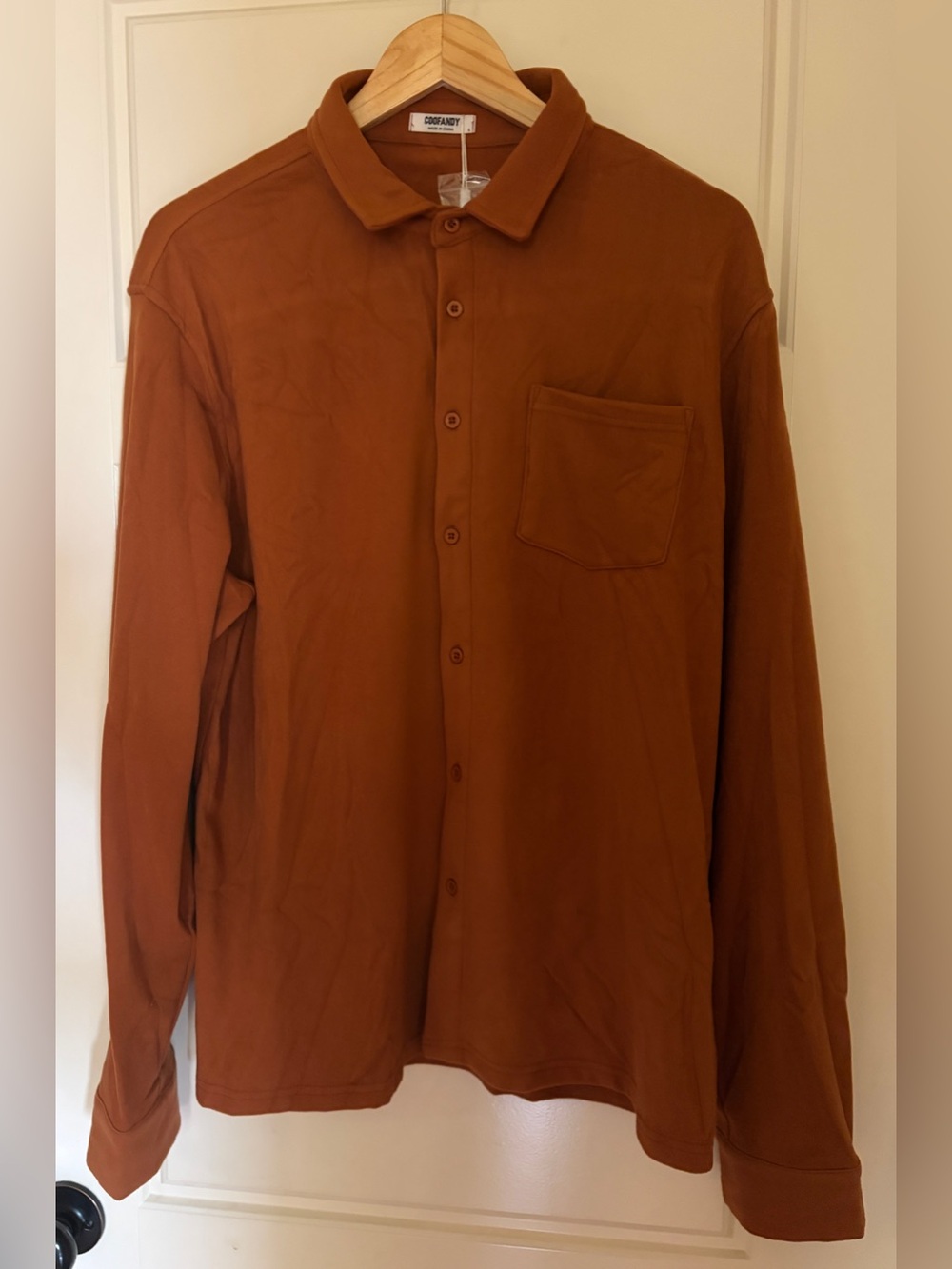 Men's Long-Sleeve Chest Pocket Shirt in Rust Brown stretchy fleece touch